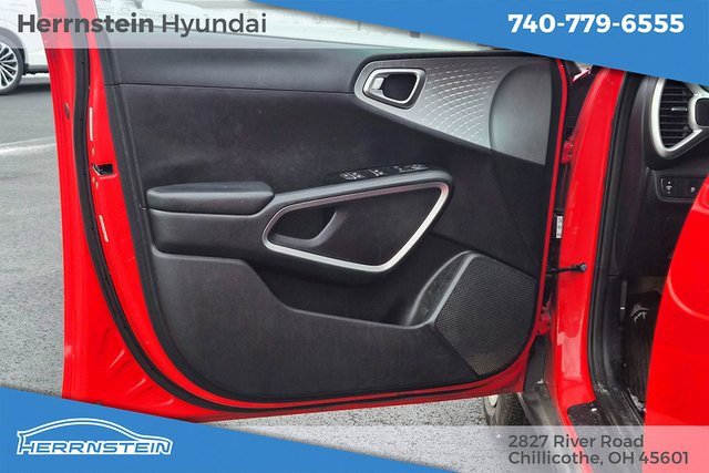 Used 2022 Kia Soul LX image 15