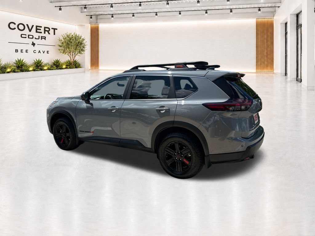 Used 2025 Nissan Rogue SV AWD/4WD image 8