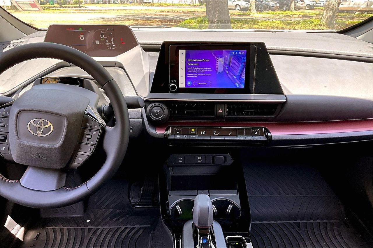 Used 2026 Toyota Prius Plug-In Hybrid image 9