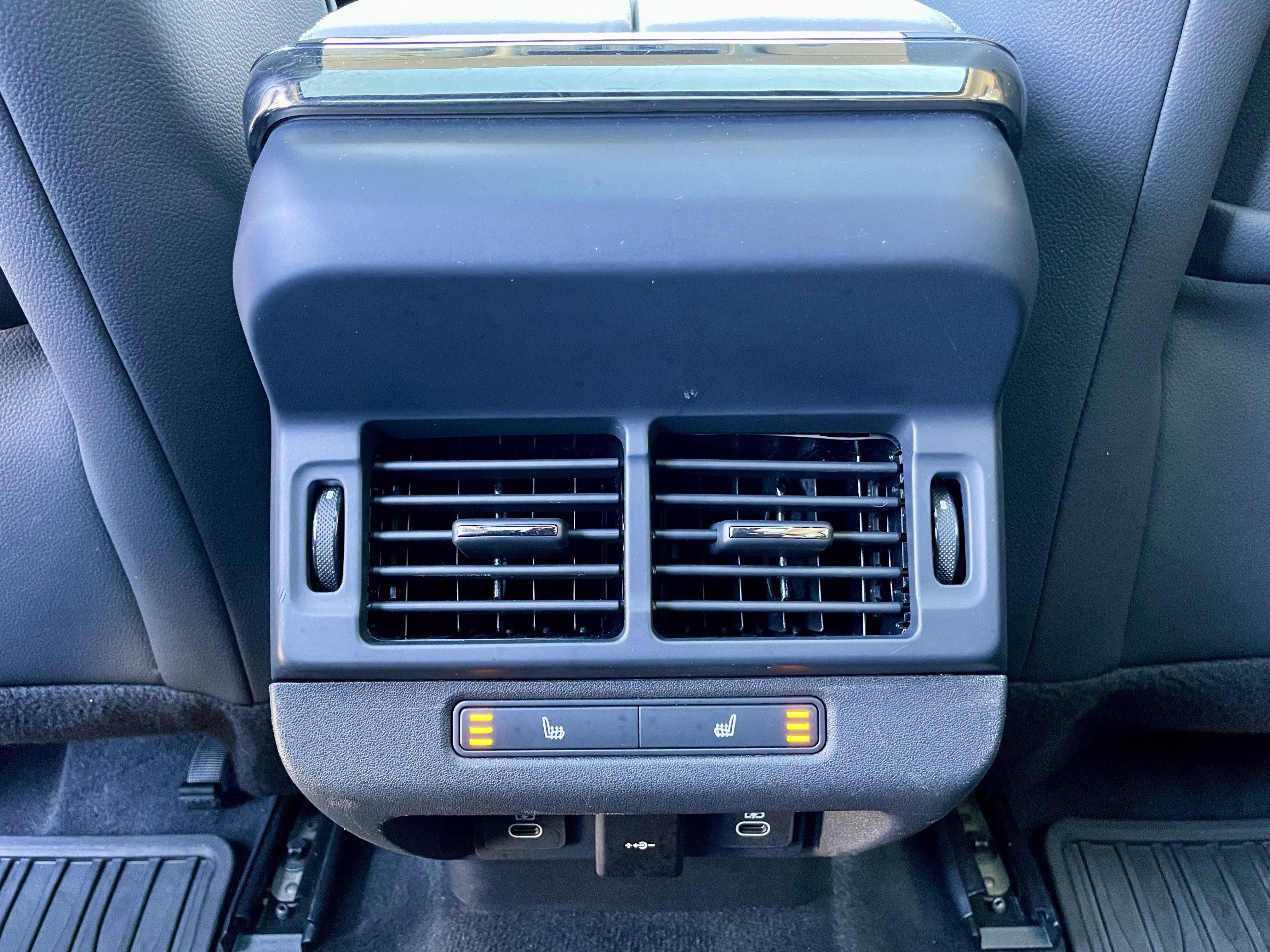 Used 2024 Land Rover Range Rover Evoque Dynamic SE image 26