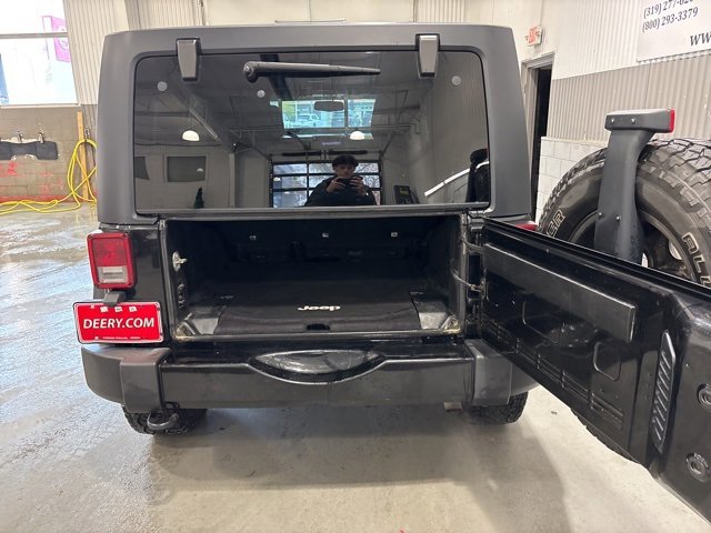 Used 2017 Jeep Wrangler Unlimited Sahara image 13