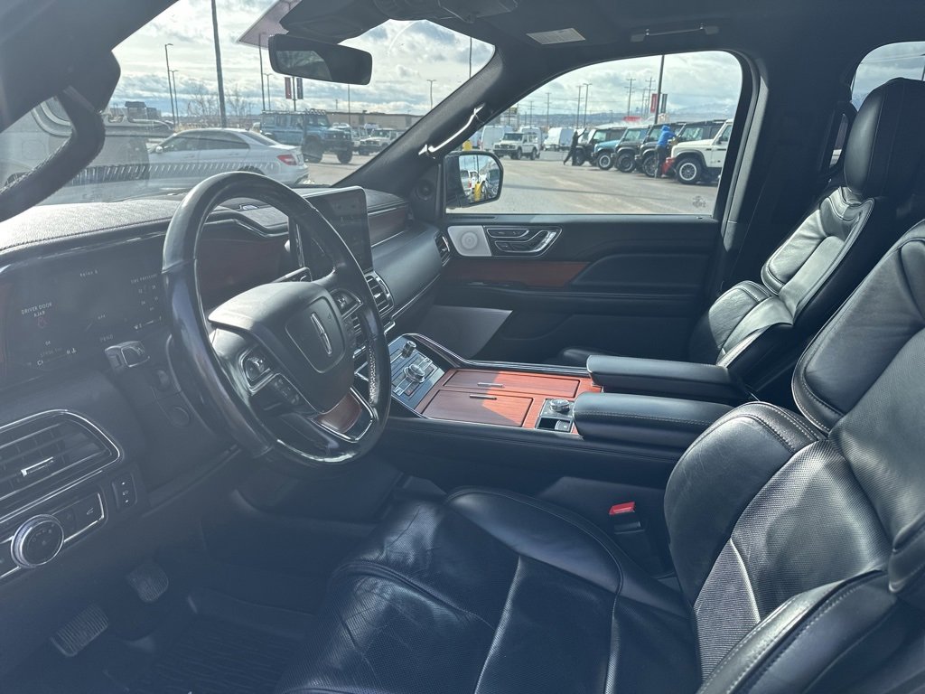Used 2018 Lincoln Navigator L Reserve w/ Technology Package image 10