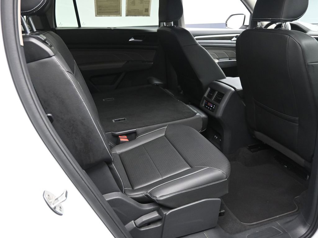 Used 2023 Volkswagen Atlas SE image 25