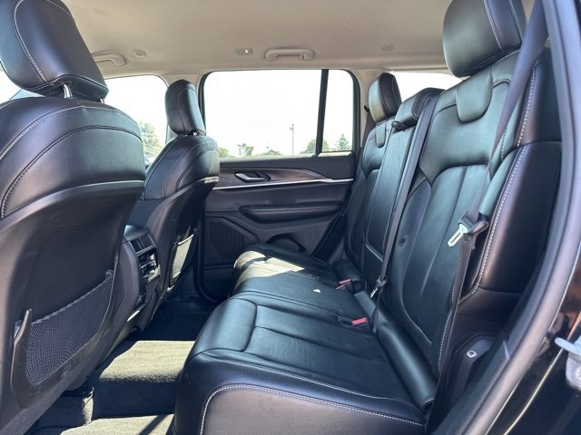 Used 2023 Jeep Grand Cherokee Limited w/ Black Appearance Package image 26