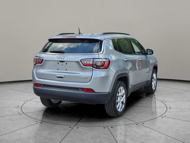 Certified 2022 Jeep Compass Latitude w/ Sun and Sound Group AWD/4WD image 12