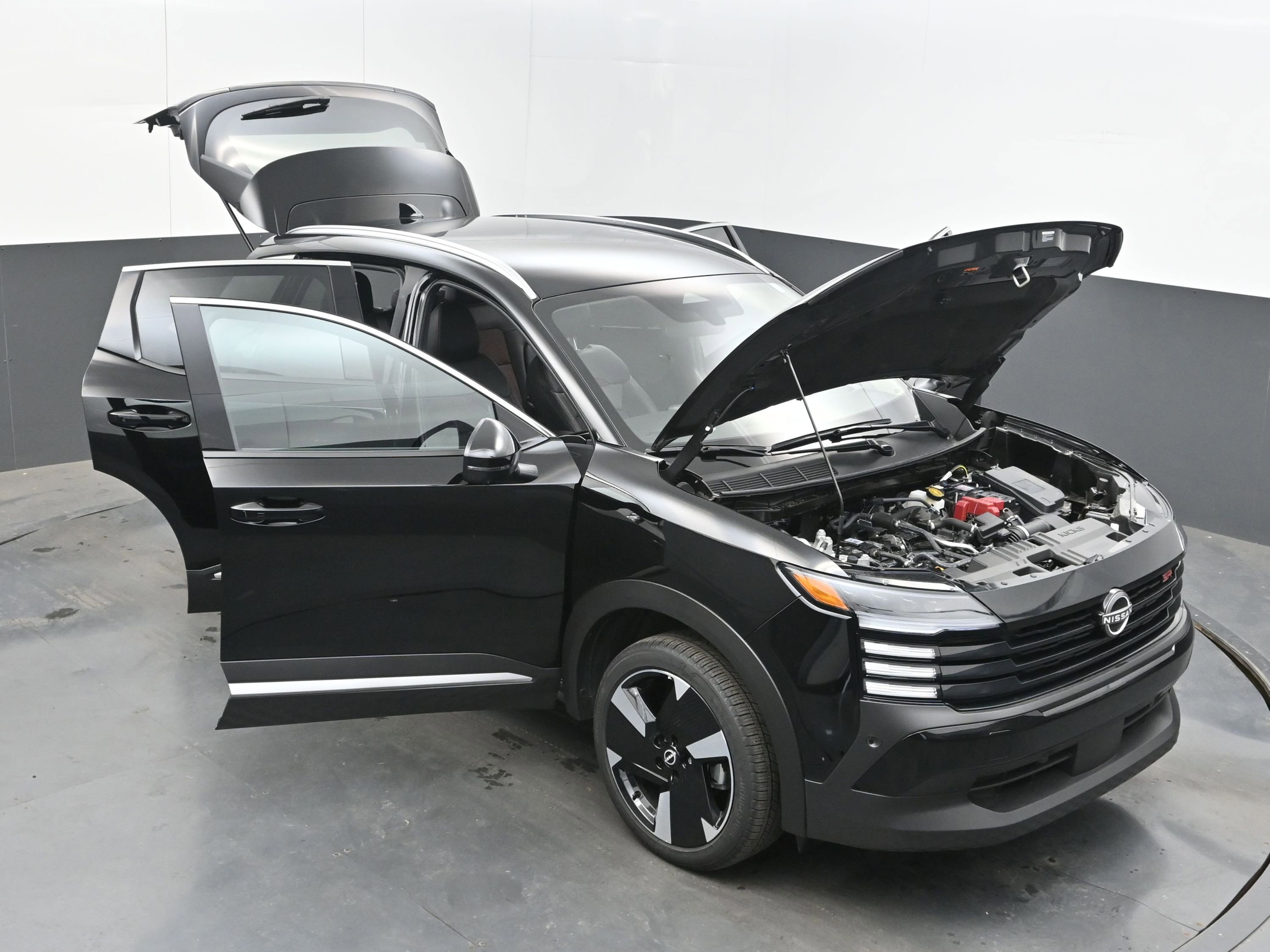 Used 2025 Nissan Kicks SR image 34