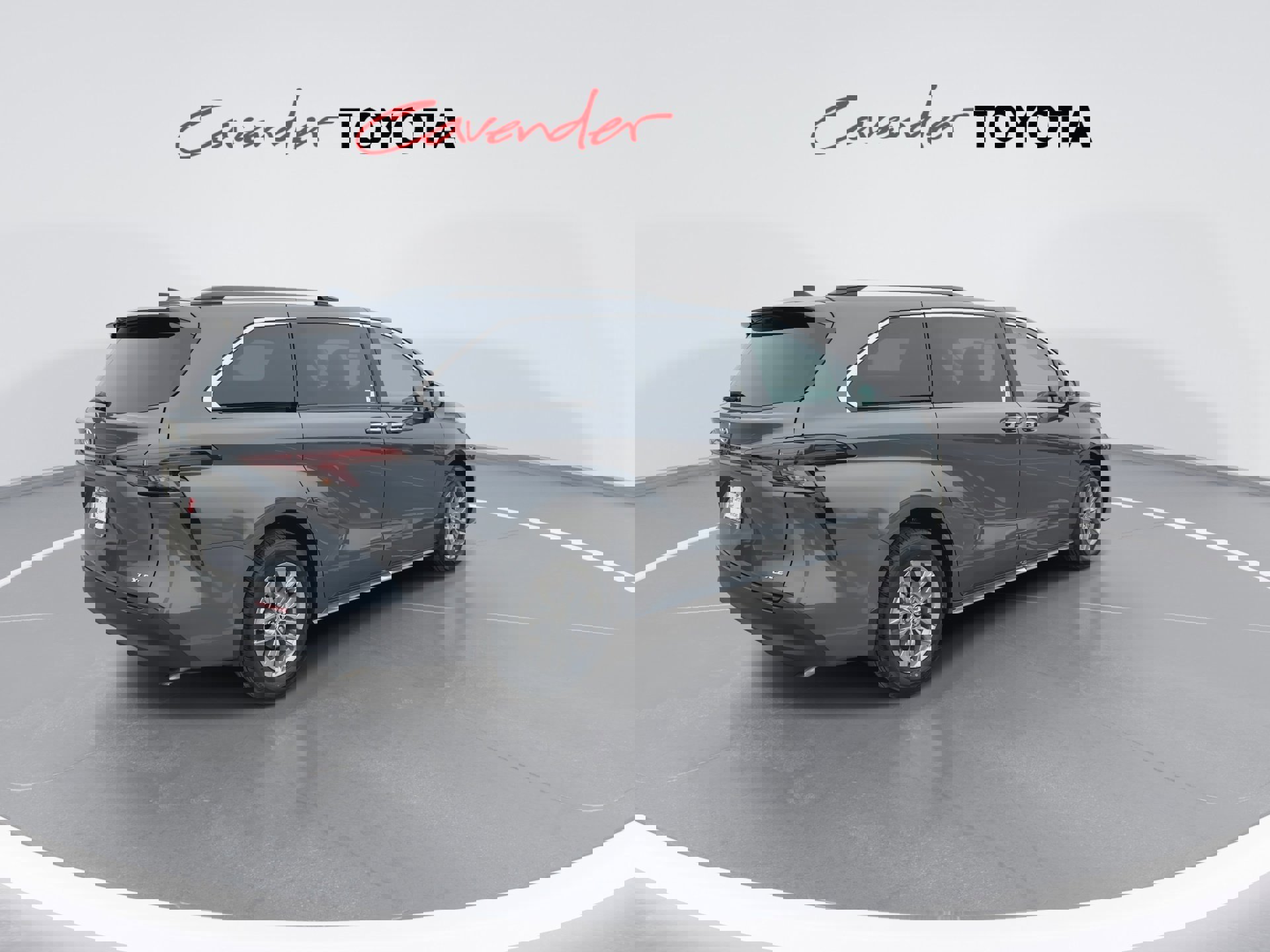 Certified 2025 Toyota Sienna XLE image 8