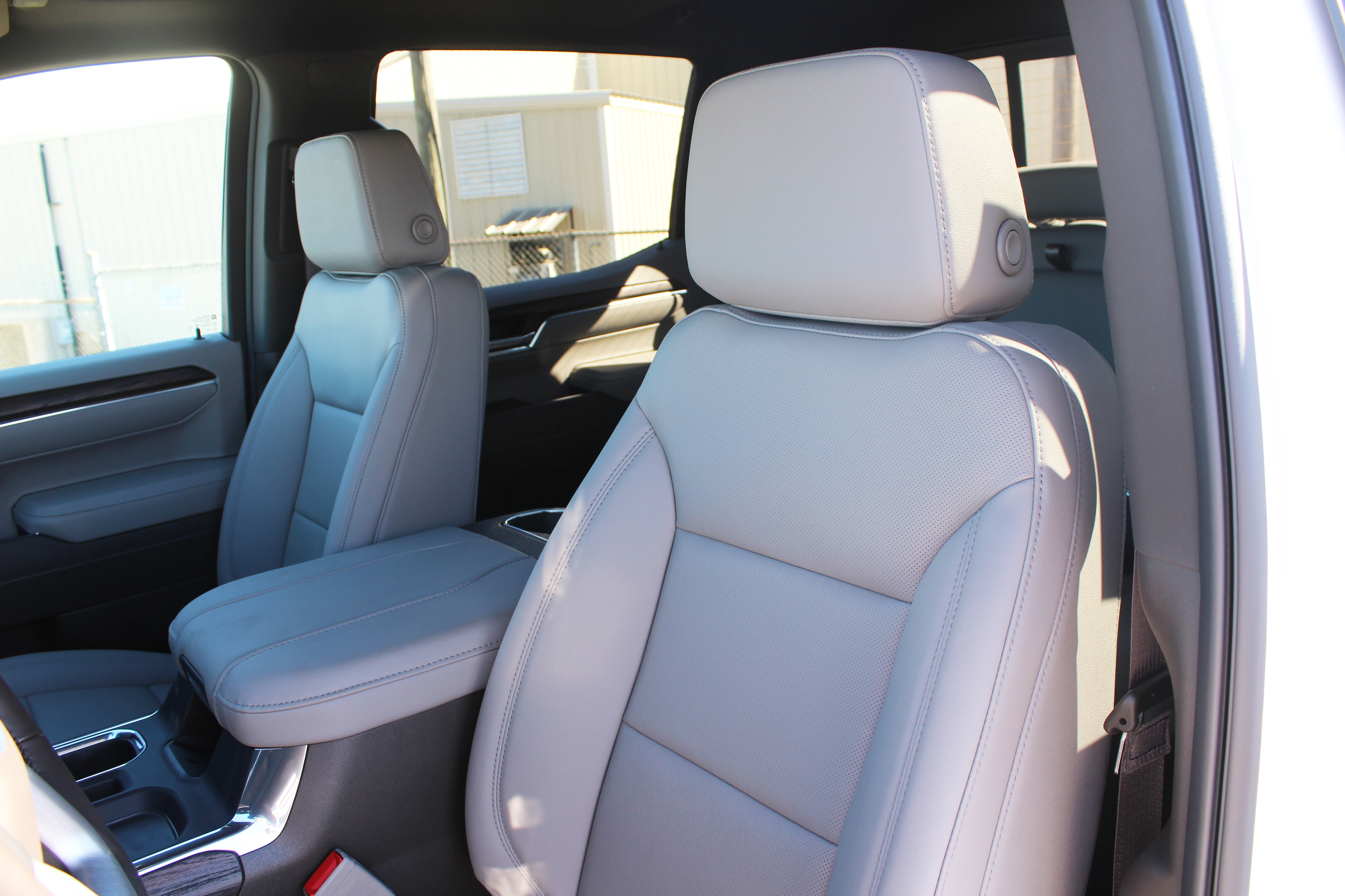 New 2026 GMC Sierra 1500 SLT image 32