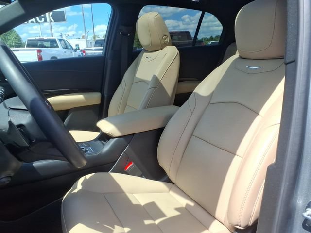 Used 2025 Cadillac XT4 Premium Luxury w/ Technology Package AWD/4WD image 19