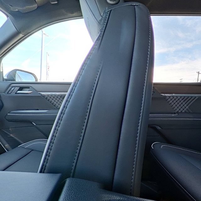 New 2026 GMC Acadia Denali w/ Super Cruise Package FWD image 32