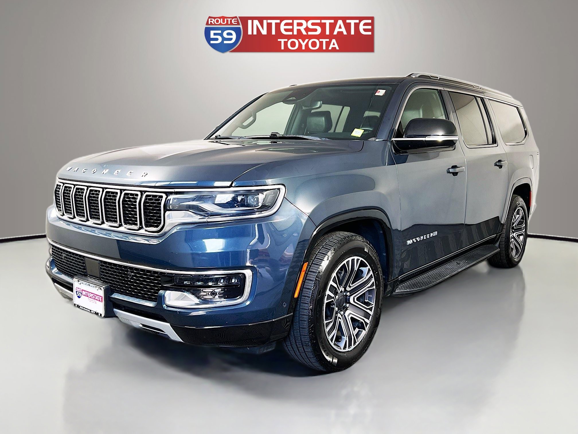 Used 2024 Jeep Wagoneer L Series II w/ Flexible Seating Group image 3