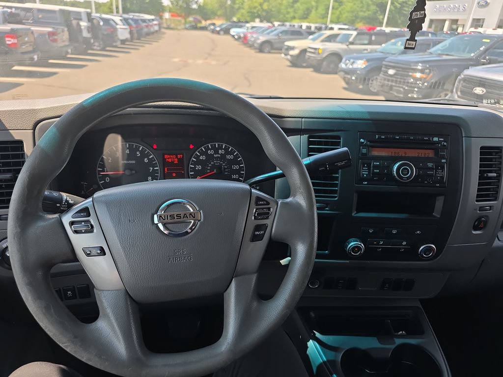 Used 2015 Nissan NV 3500 SV RWD image 23