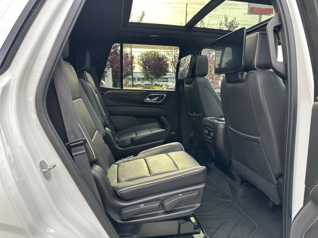 Used 2021 Chevrolet Tahoe Premier w/ Premium Package AWD/4WD image 17