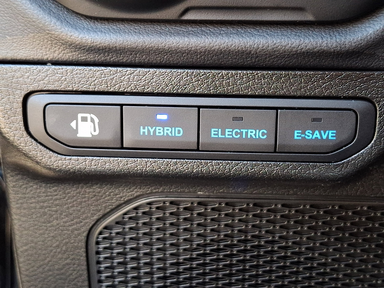 Used 2024 Jeep Wrangler Sahara w/ Safety Group image 23