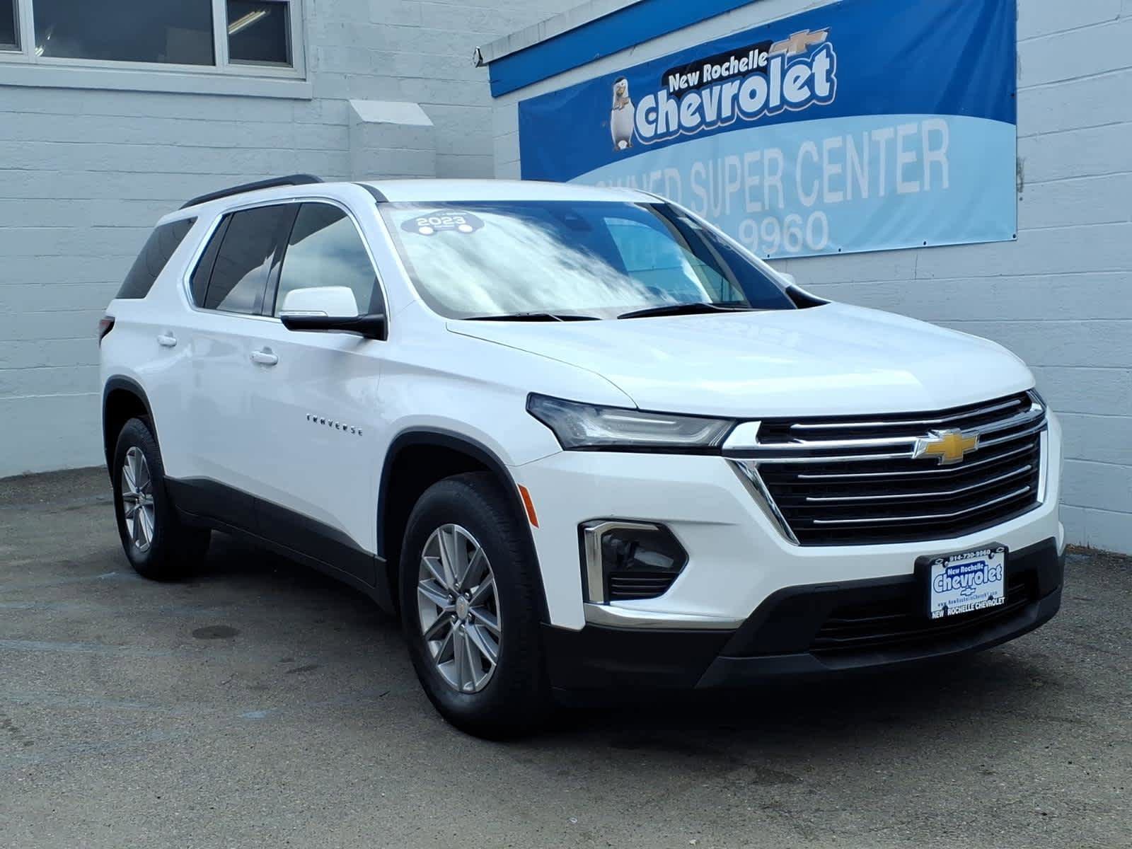 Used 2023 Chevrolet Traverse LT AWD/4WD image 1