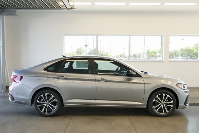 New 2025 Volkswagen Jetta Sport image 7