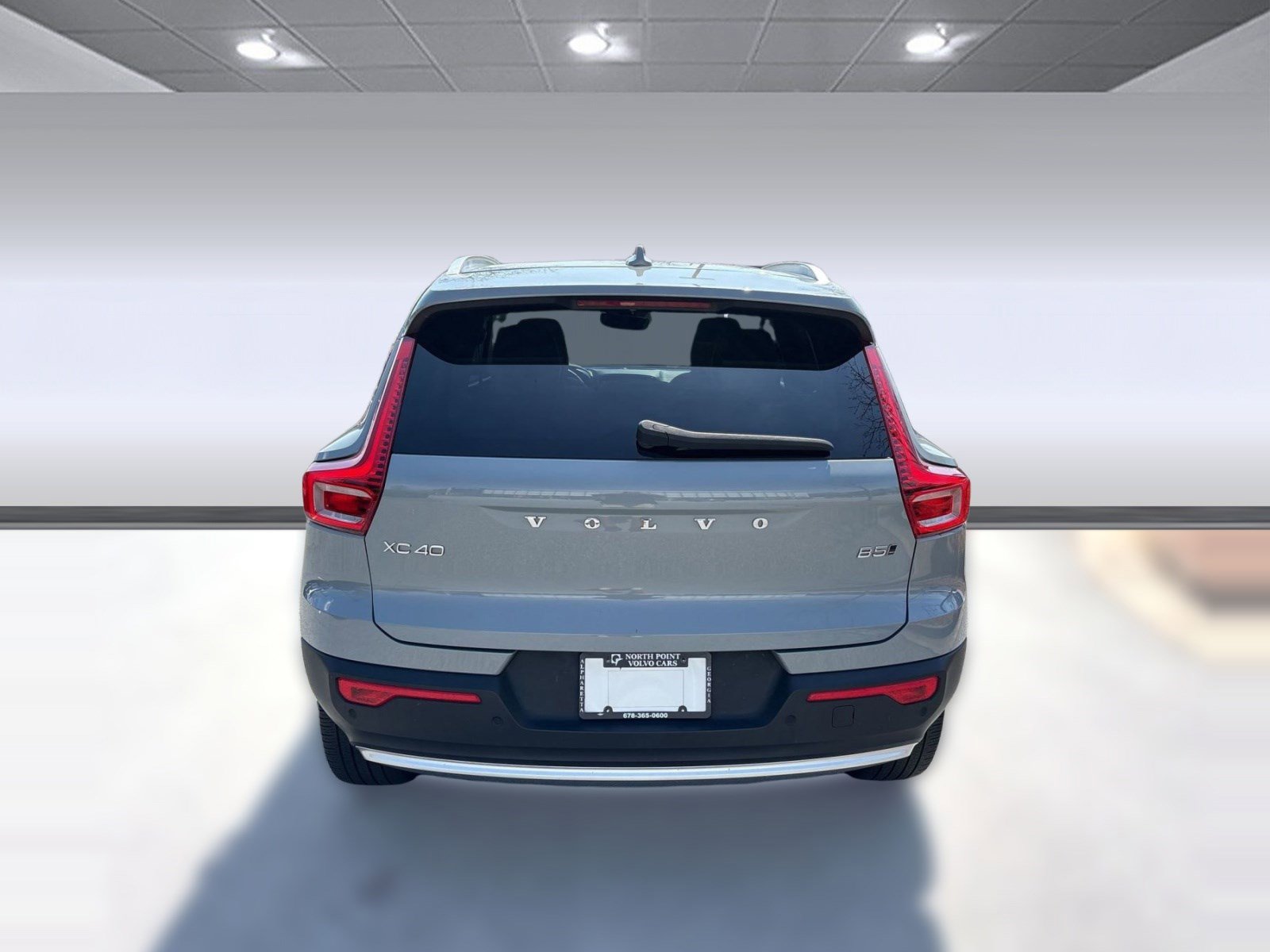 Certified 2024 Volvo XC40 B5 Plus w/ Protection Package Premier image 10