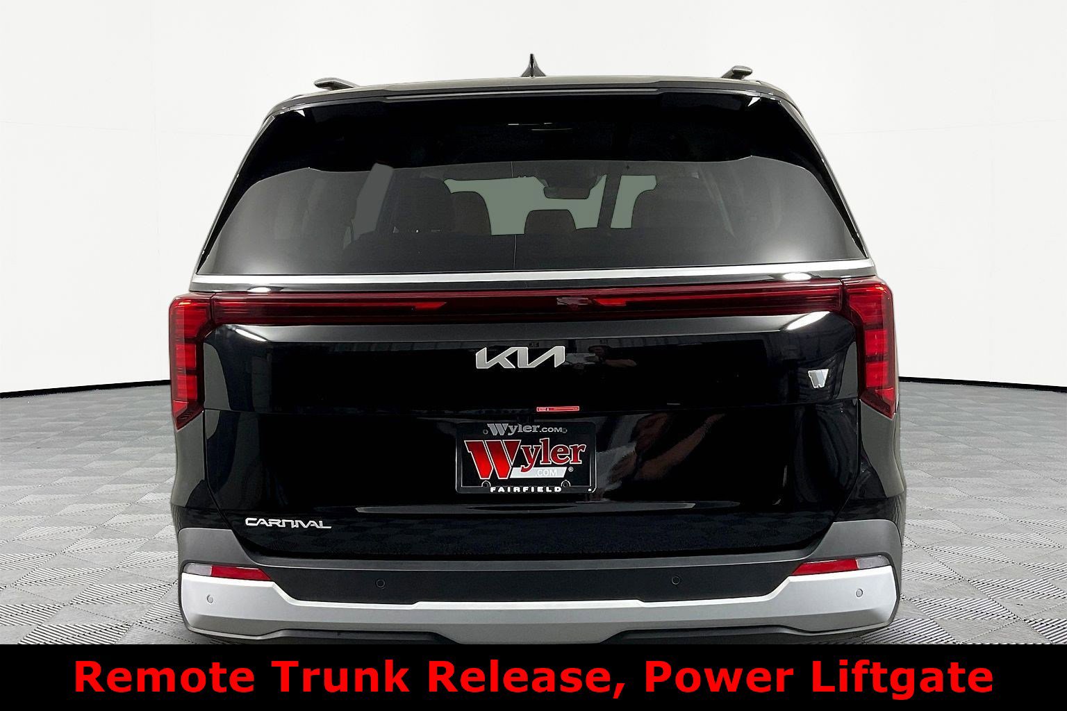 Certified 2026 Kia Carnival EX FWD image 5