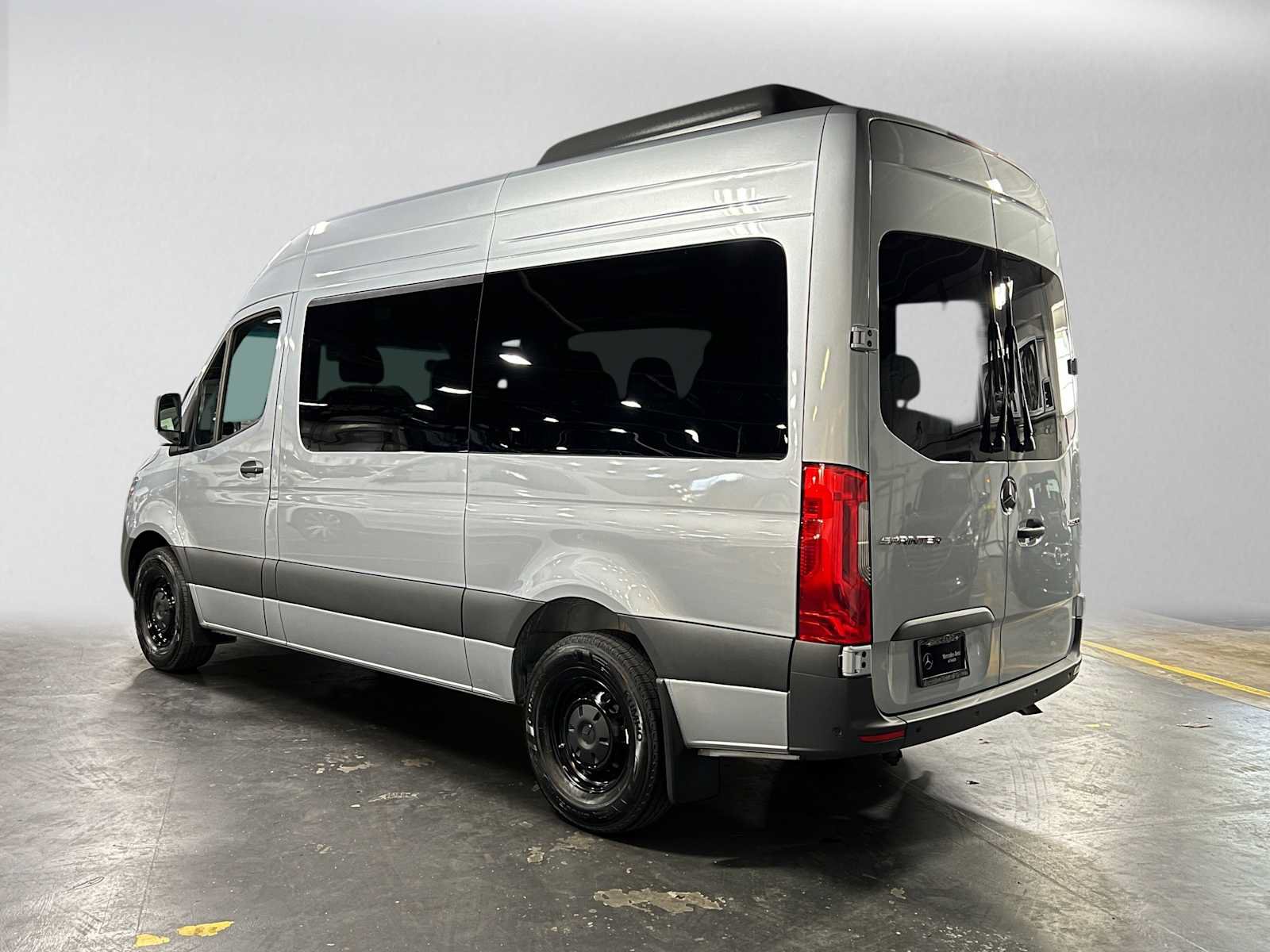 Used 2025 Mercedes-Benz Sprinter 2500 image 5