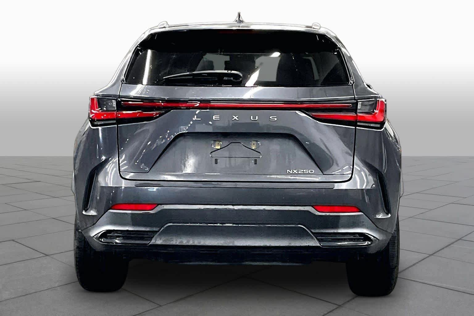 Used 2024 Lexus NX 250 FWD image 4