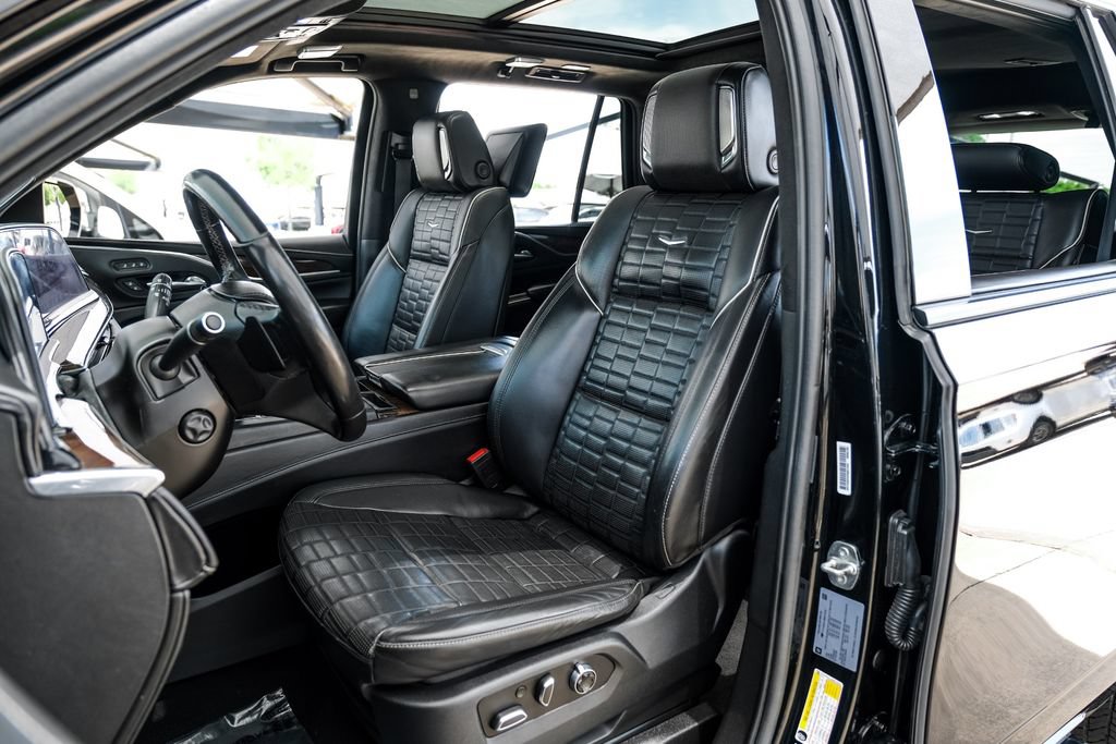 Used 2021 Cadillac Escalade Sport Platinum w/ LPO, ONYX Package AWD/4WD image 36