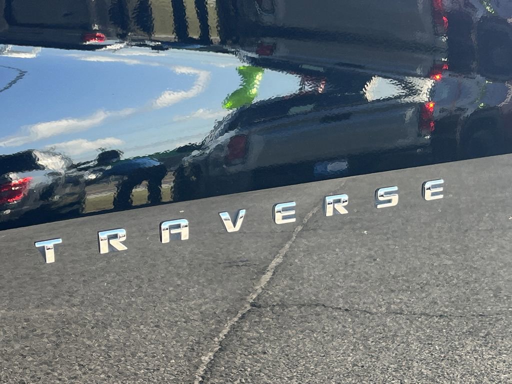 Used 2022 Chevrolet Traverse LT image 34