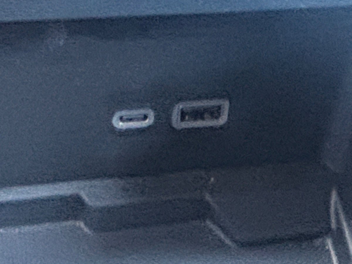 Certified 2025 GMC Yukon XL Denali image 6