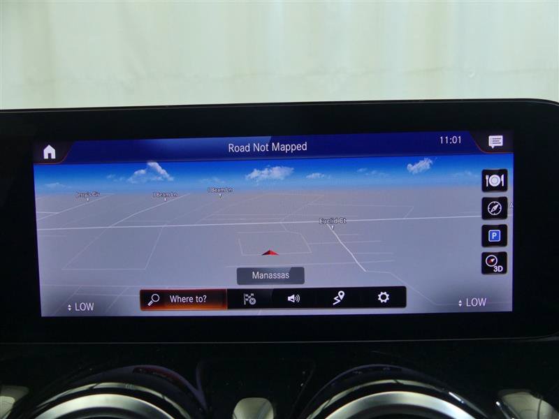Used 2022 Mercedes-Benz GLB 250 4MATIC w/ Premium Package Lite image 9