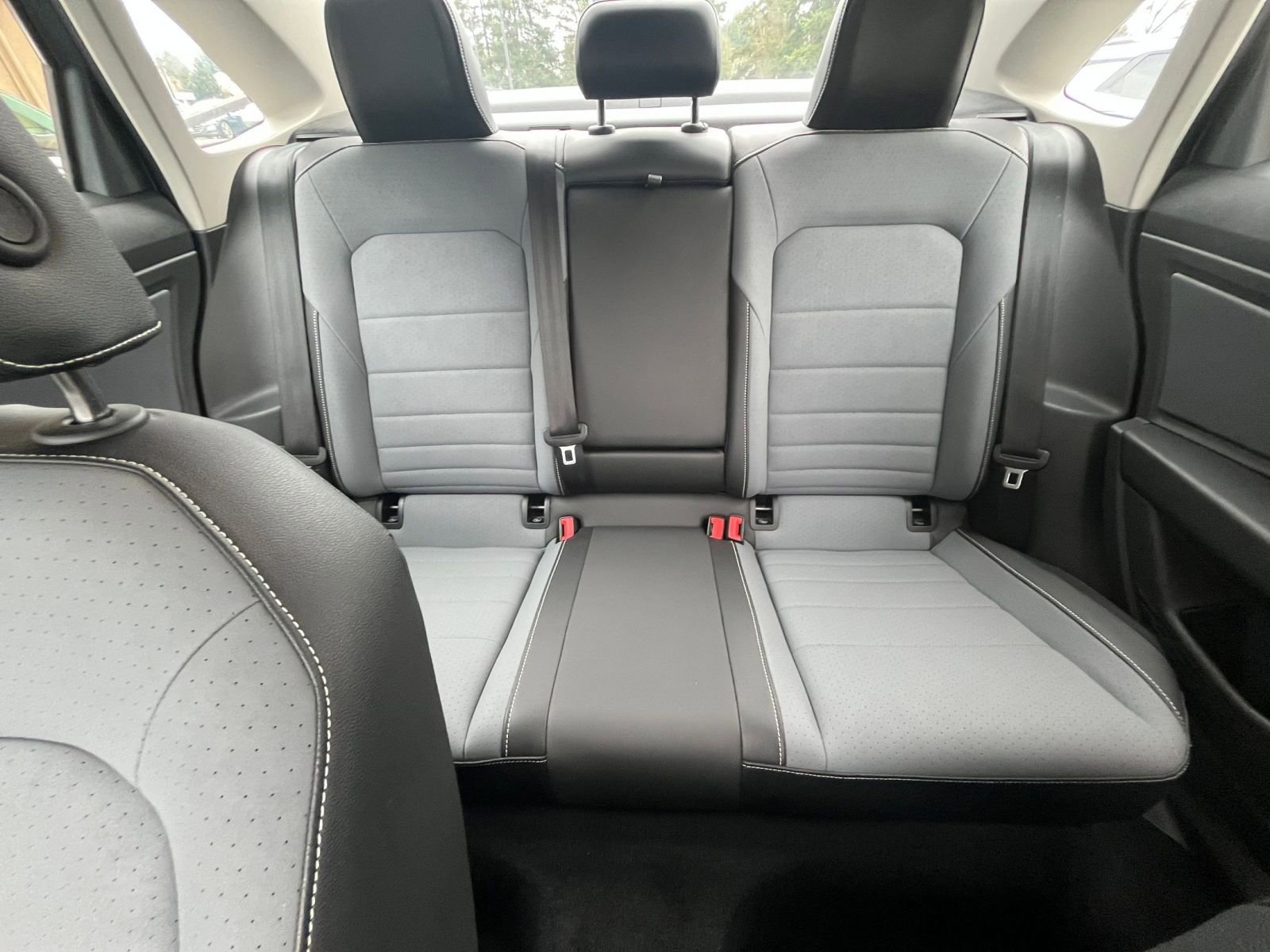 Used 2025 Volkswagen Jetta SE image 41