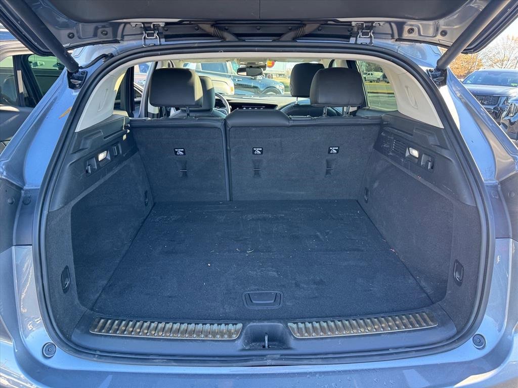 Used 2021 Buick Envision Essence w/ Technology Package I image 9