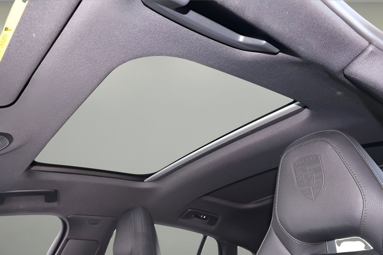 Used 2024 Porsche Panamera 4 image 26