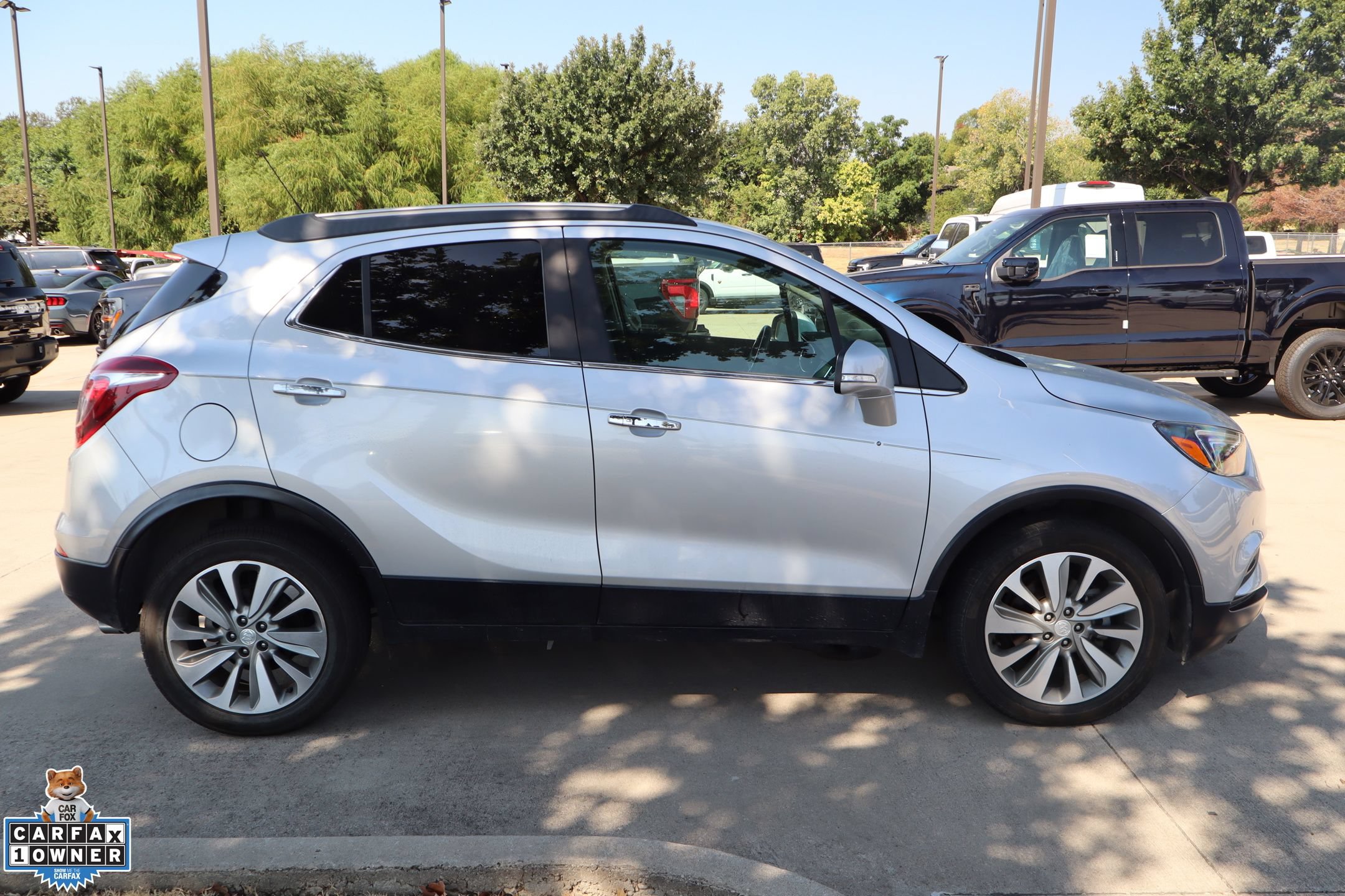 Used 2018 Buick Encore Preferred FWD image 2