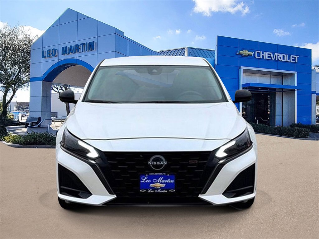 Used 2024 Nissan Altima 2.5 SR image 2