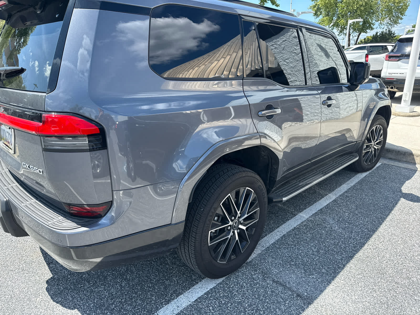 Used 2026 Lexus GX 550 w/ Accessory Package (2T) AWD/4WD image 4