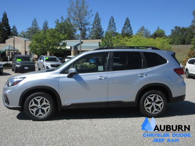 Used 2019 Subaru Forester Premium w/ All-Weather Package image 4