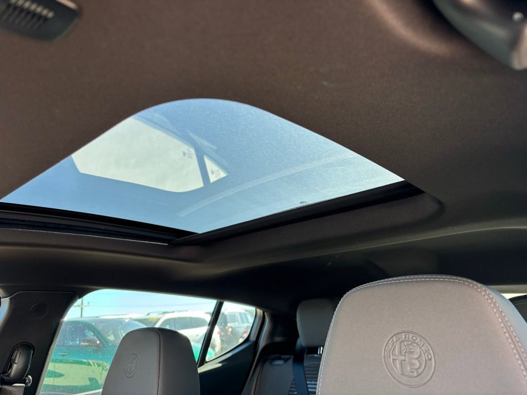 New 2025 Alfa Romeo Tonale image 11