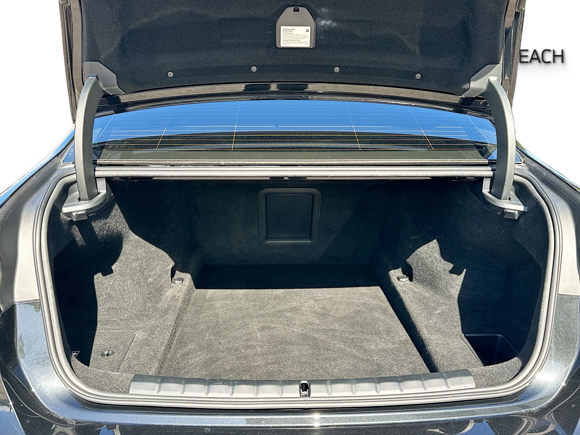 Used 2023 BMW 760i xDrive image 29