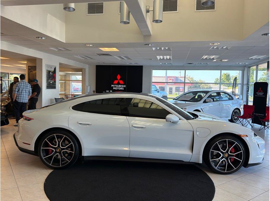 Used 2024 Porsche Taycan 4S AWD/4WD image 4