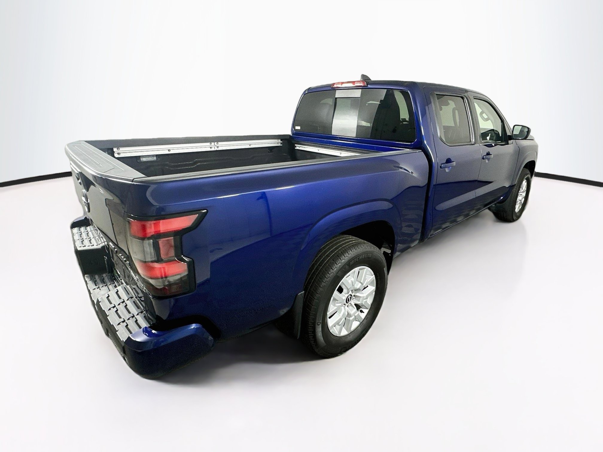 Used 2023 Nissan Frontier SV w/ Technology Package AWD/4WD image 9