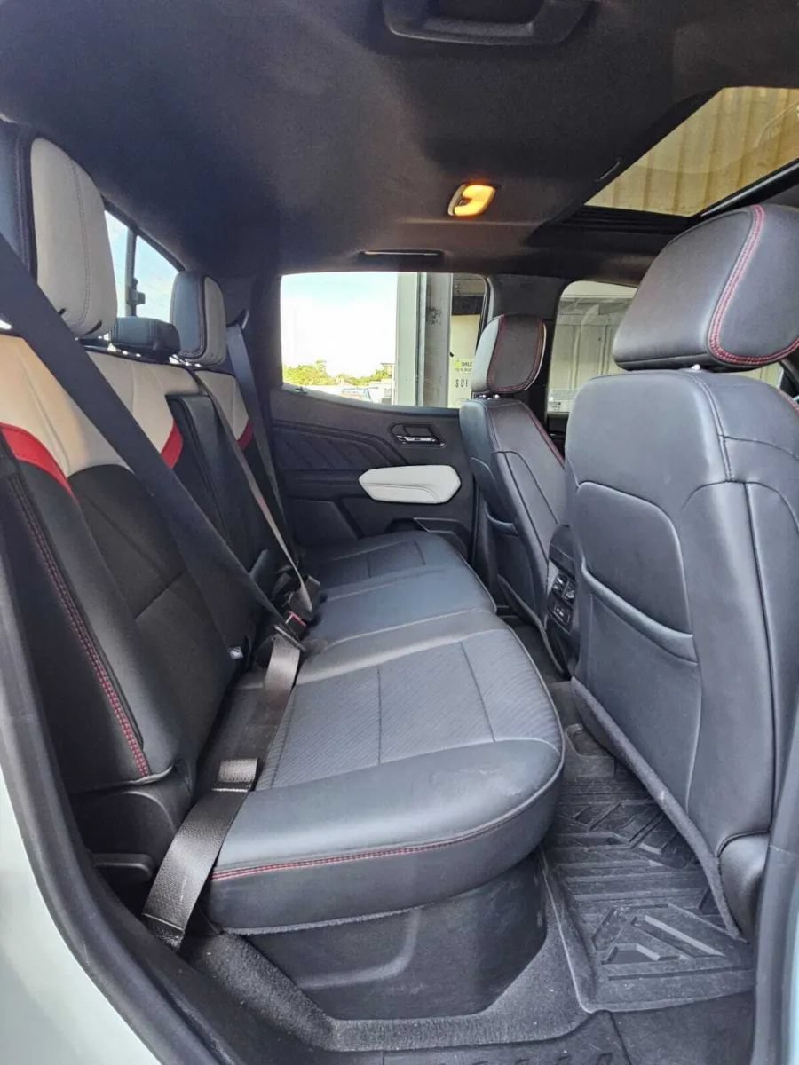 Used 2024 GMC Canyon AT4X AWD/4WD image 17