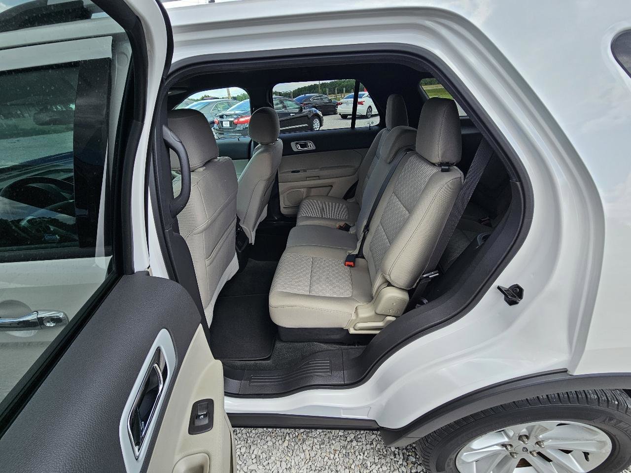 Used 2014 Ford Explorer XLT FWD image 20