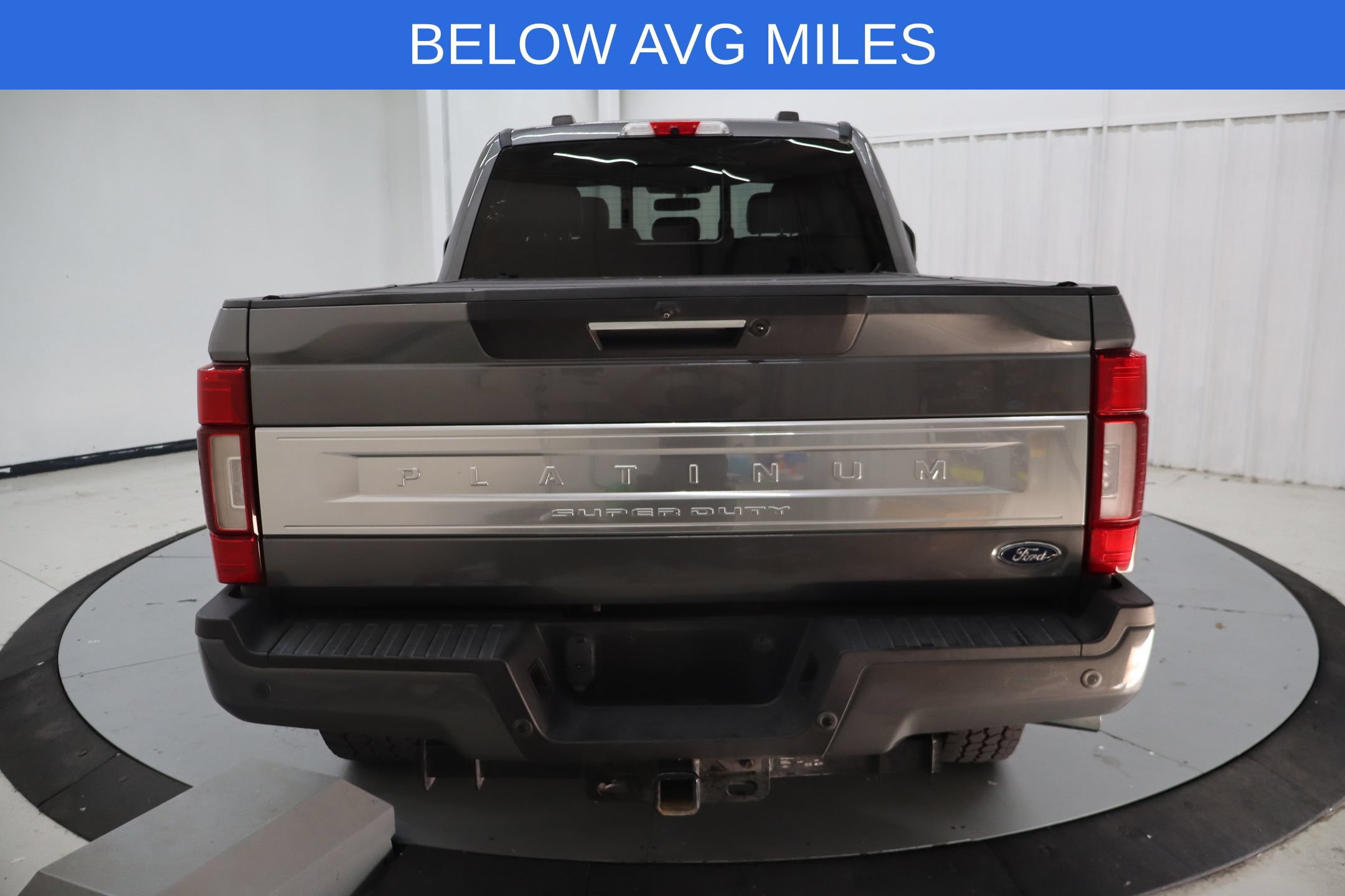 Used 2022 Ford F250 Platinum w/ FX4 Off-Road Package AWD/4WD image 3