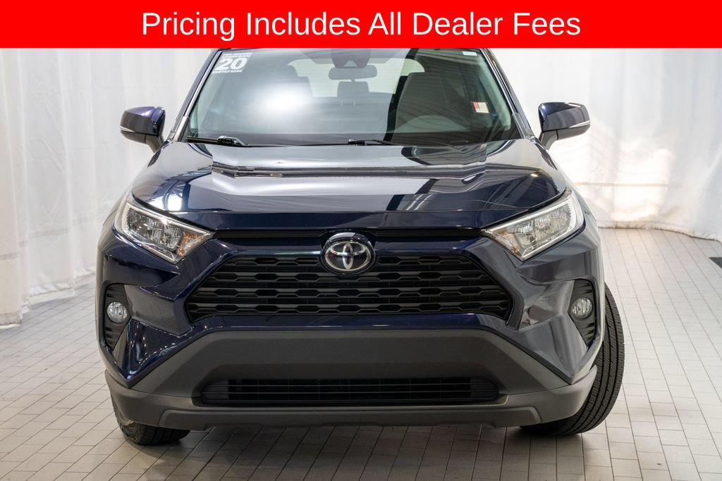 Used 2020 Toyota RAV4 XLE w/ Convenience Package FWD image 2