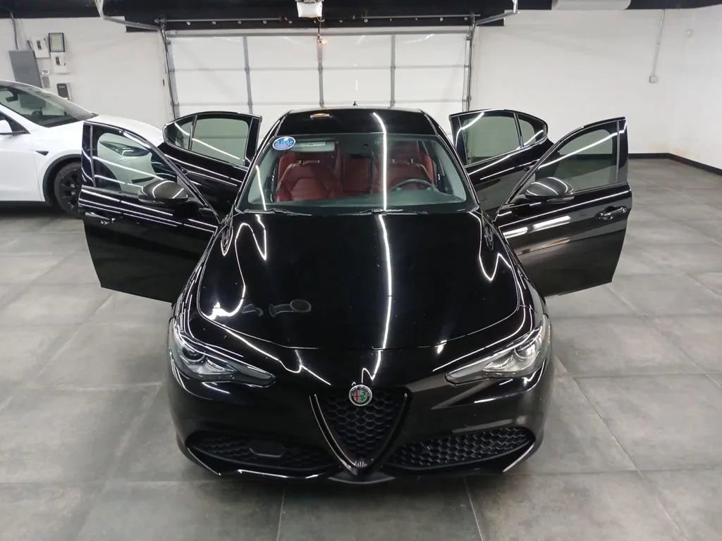 Used 2019 Alfa Romeo Giulia Ti Sport w/ Quick Order Package 22U Sport RWD image 34