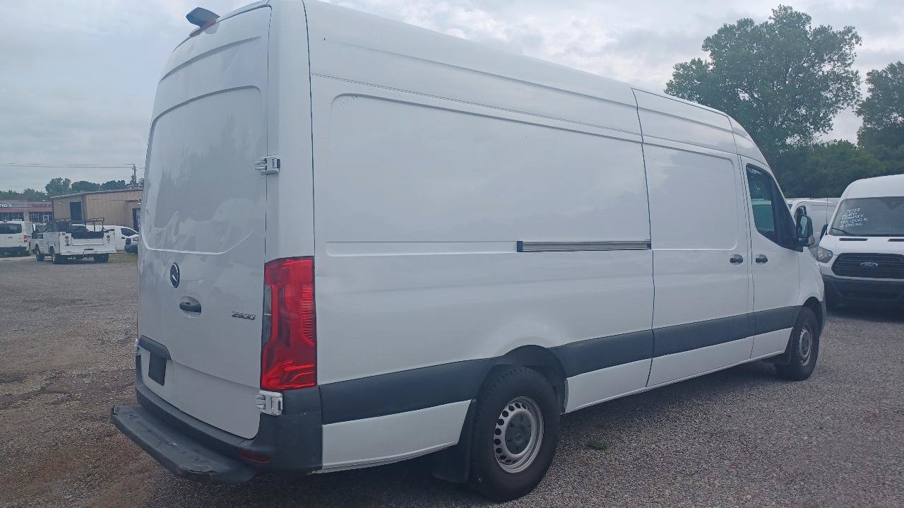Used 2021 Mercedes-Benz Sprinter 2500 image 5