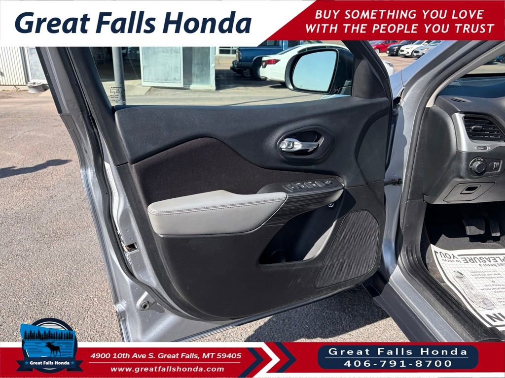 Used 2014 Jeep Cherokee Sport image 12