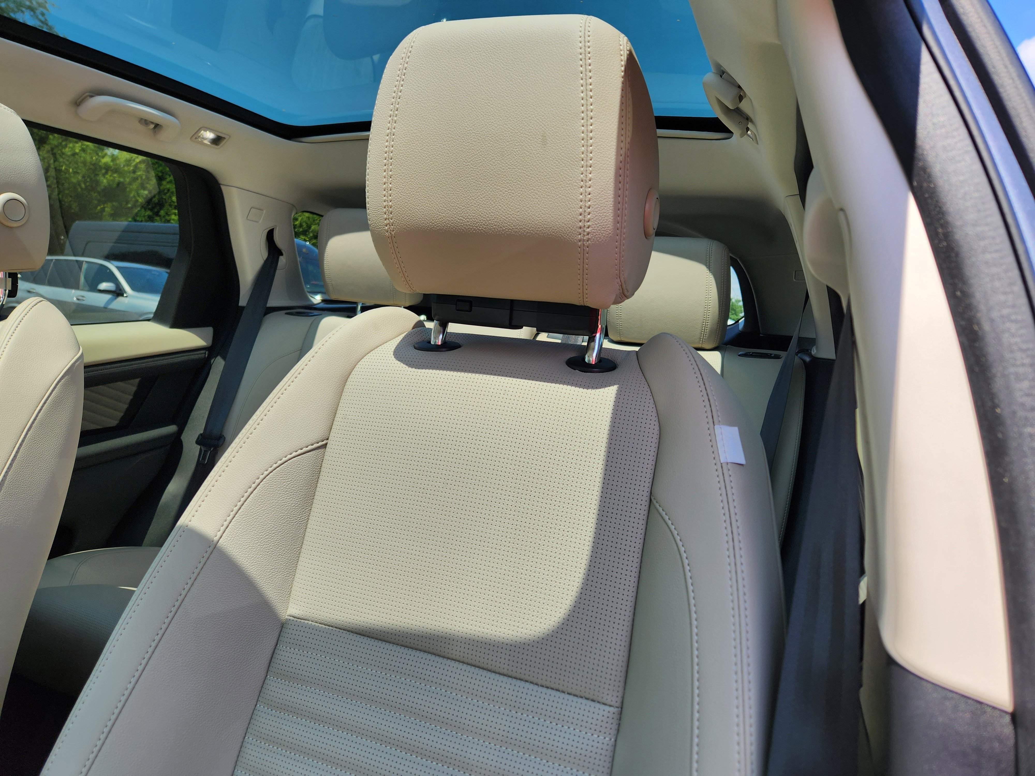 Certified 2024 Land Rover Discovery Sport S image 11