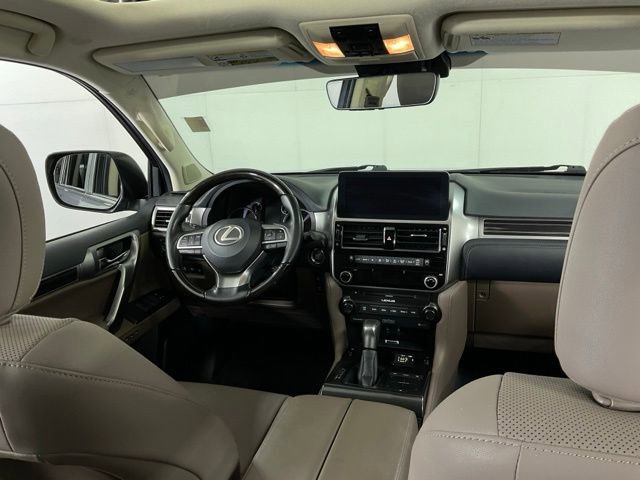 Used 2023 Lexus GX 460 Premium w/ Accessory Package image 16