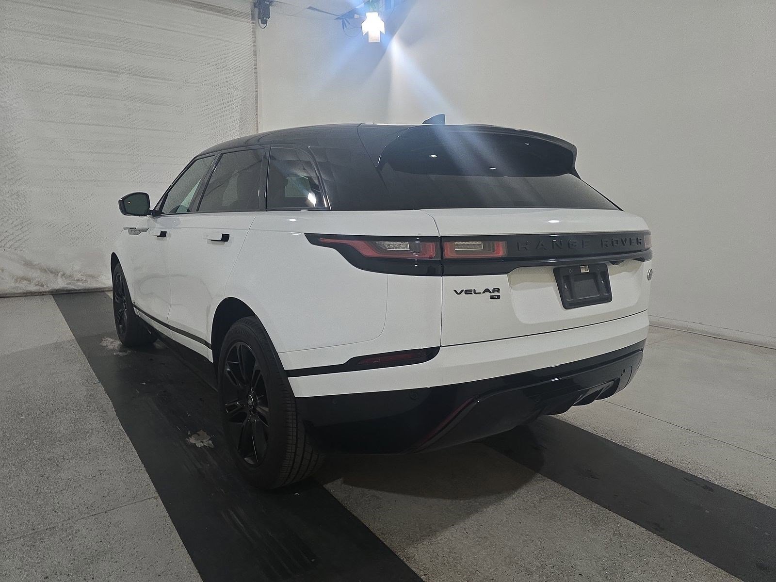 Used 2021 Land Rover Range Rover Velar R-Dynamic S image 8