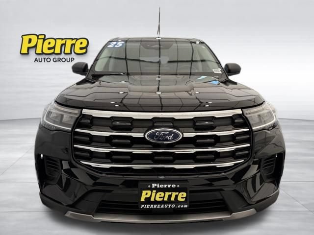 Used 2025 Ford Explorer Active AWD/4WD image 8